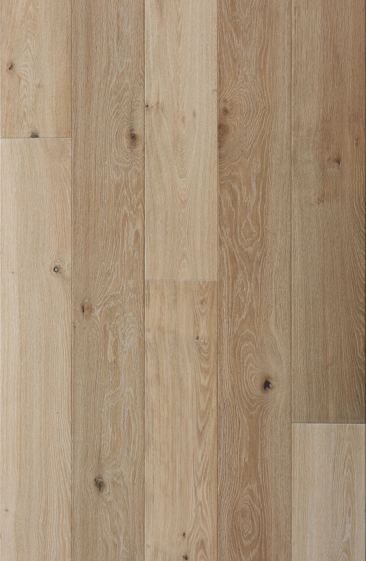Villa Barcelona Montilla White Oak 6-1/2-in W x 3/8-in T x Varying Length Wirebrushed Engineered Hardwood Flooring (23.64-sq ft / Carton)
