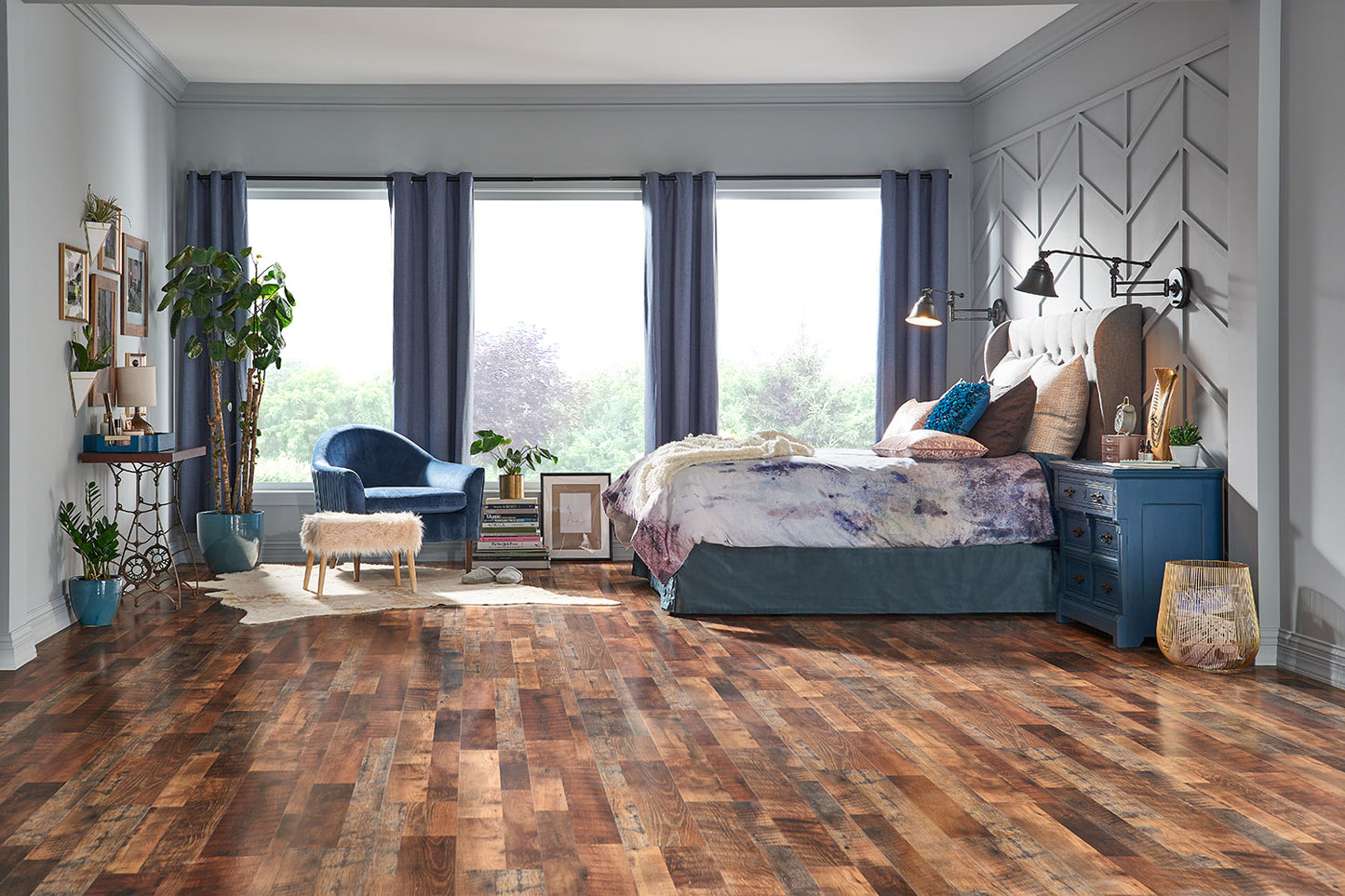 QuickStep Studio + Spill Repel Restoration Oak 12-mm T x 7-in W x 48-in L Waterproof Wood Plank Laminate Flooring (19.63-sq ft / Carton)