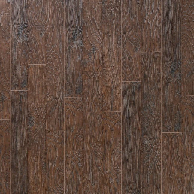 Pergo Classics Scraped Hickory 10-mm T x 5-in W x 48-in L Water Resistant Wood Plank Laminate Flooring (17.18-sq ft / Carton)