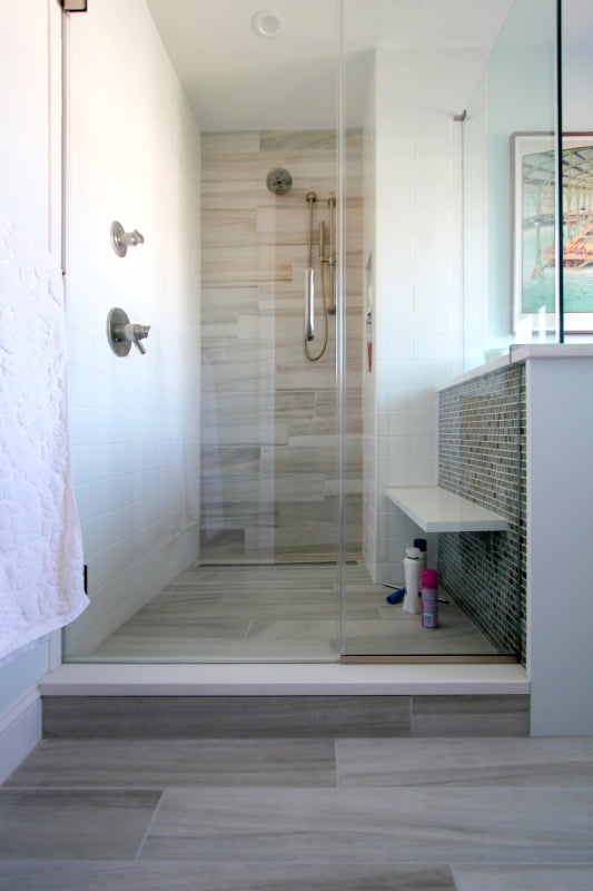 Calming Modern Bath in Center City