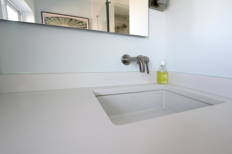 Calming Modern Bath in Center City