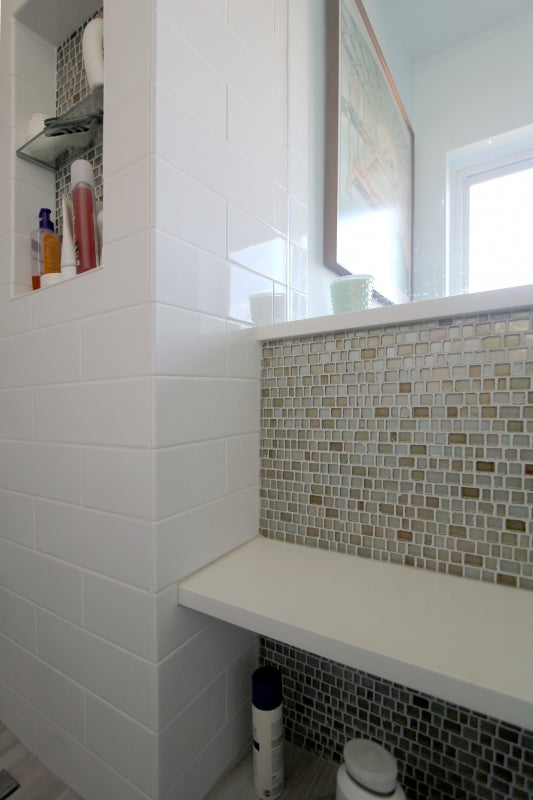 Calming Modern Bath in Center City