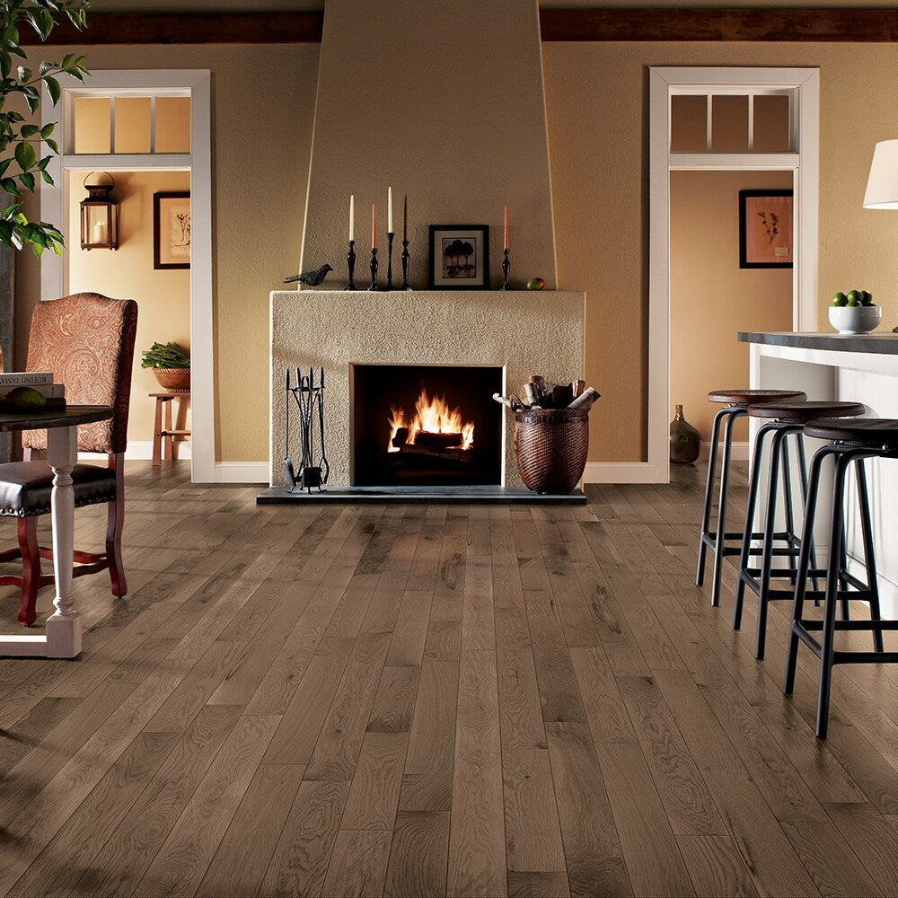 Bruce Nature of Wood Warm Brown White Oak 4-in W x 3/4-in T x Varying Length Smooth/Traditional Solid Hardwood Flooring (18.5-sq ft / Carton)