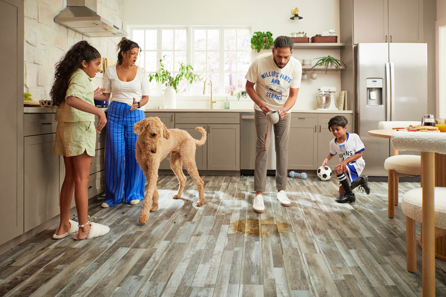 SMARTCORE By COREtec Floors Monroe Oak Brown 12-mil x 5-in W x 48-in L Waterproof Interlocking Luxury Vinyl Plank Flooring (18.35-sq ft/ Carton)