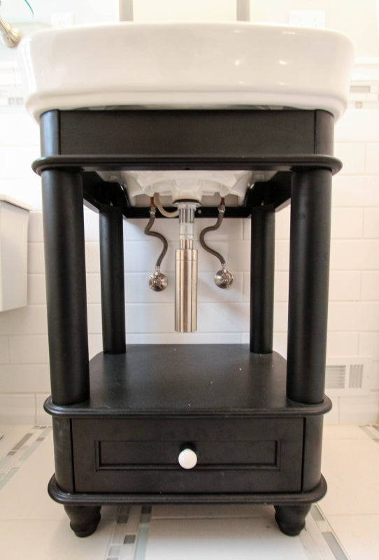 Fresh and Crisp Small Bathroom