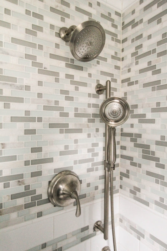 Fresh and Crisp Small Bathroom